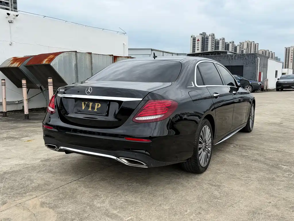 Mercedes-Benz E-Class 2020 — фото 18