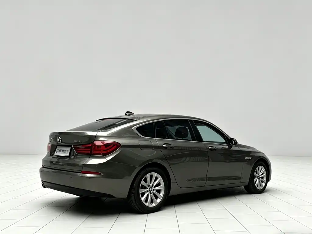 BMW 5 Series GT 2016 — фото 14