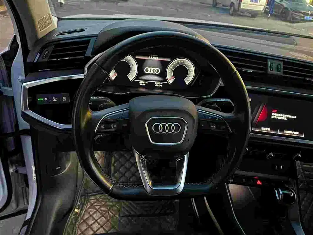 Audi Q3 2022 — фото 9