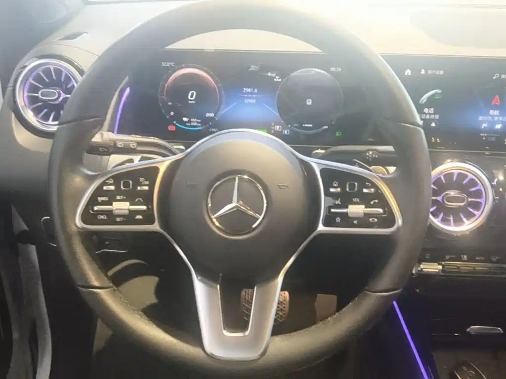 Mercedes-Benz EQB 2023 — фото 11