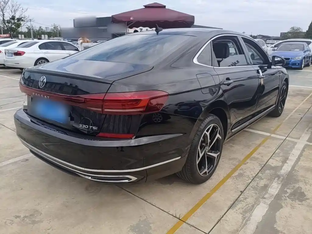 Volkswagen Passat 2023