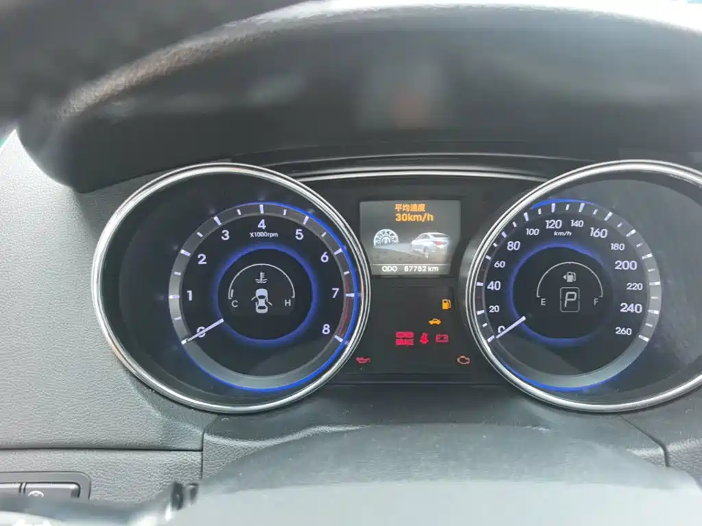 Hyundai Sonata 2015 — фото 12