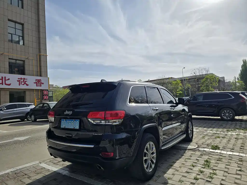 Jeep Grand Cherokee 2016 — фото 6