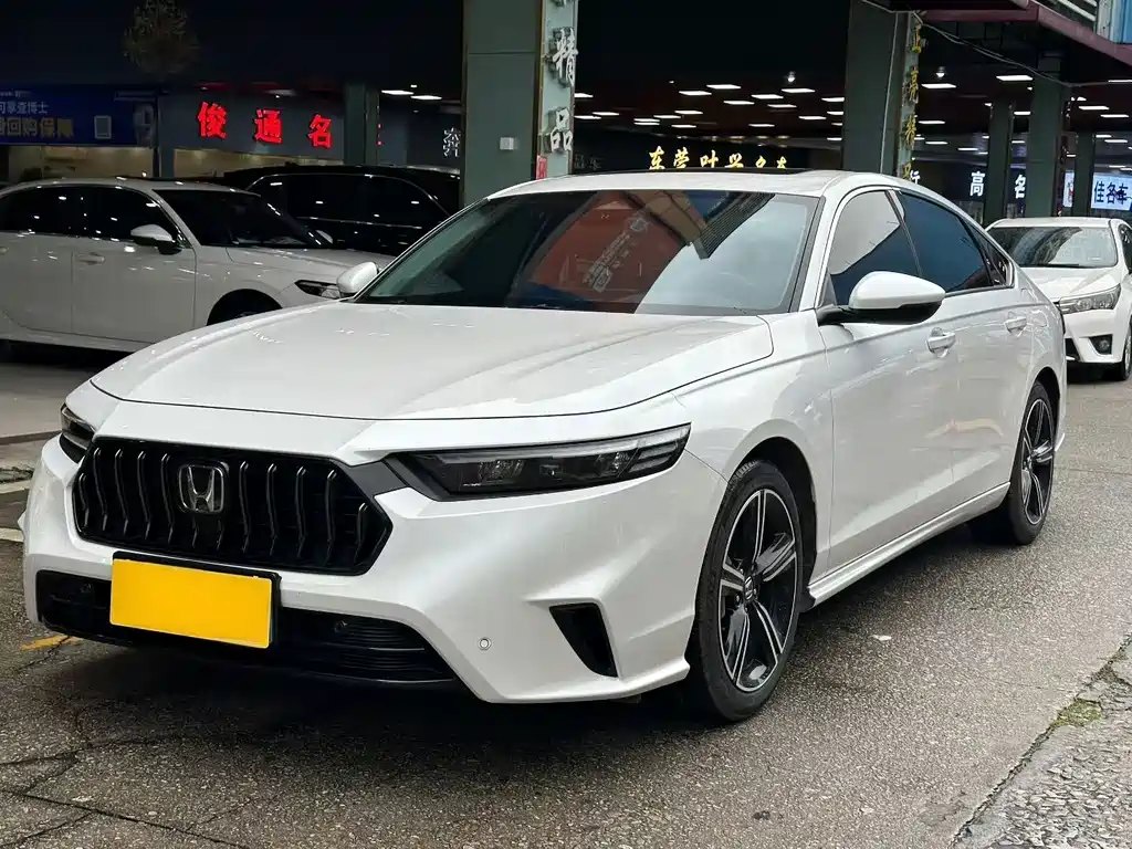 Honda Inspire 2023 — фото 1