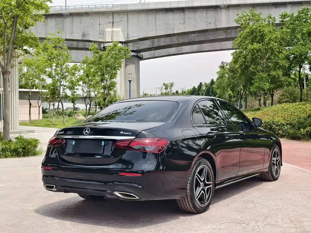Mercedes-Benz E-Class 2023 — фото 6