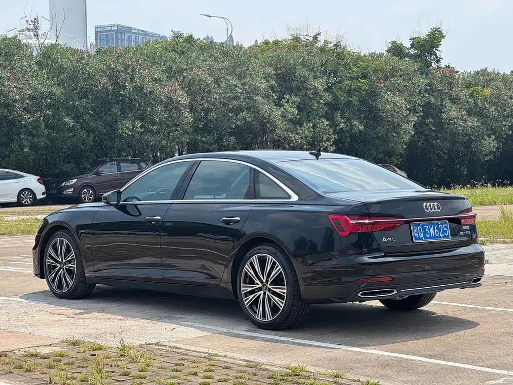 Audi A6L 2023 — фото 8