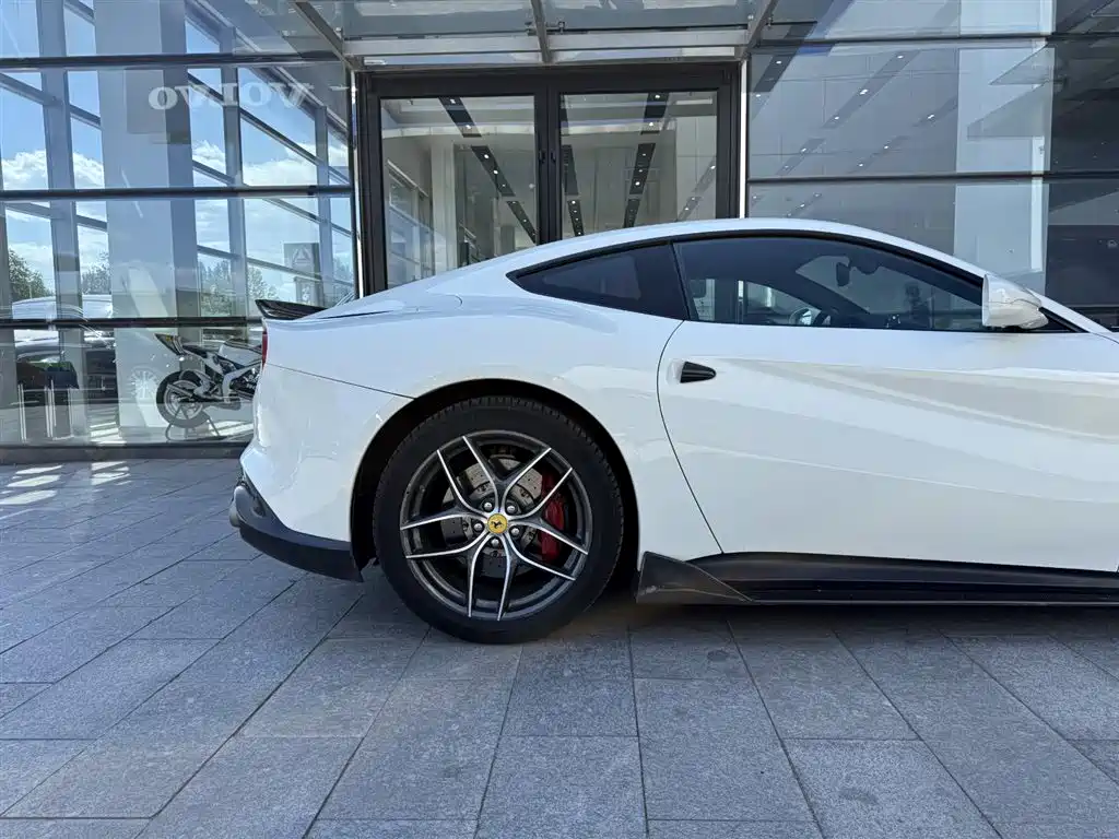 Ferrari F12berlinetta 2014 — фото 5