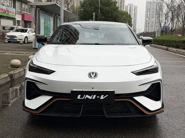 Changan UNI-V 2025