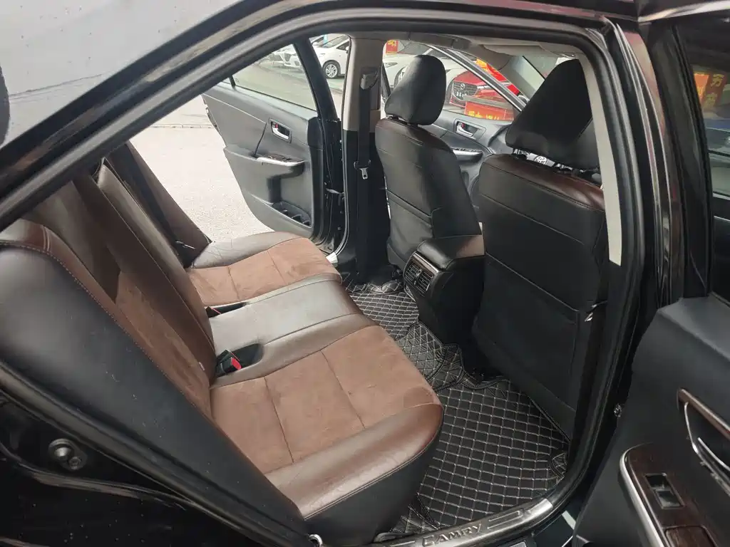 Toyota Camry 2016 — фото 11