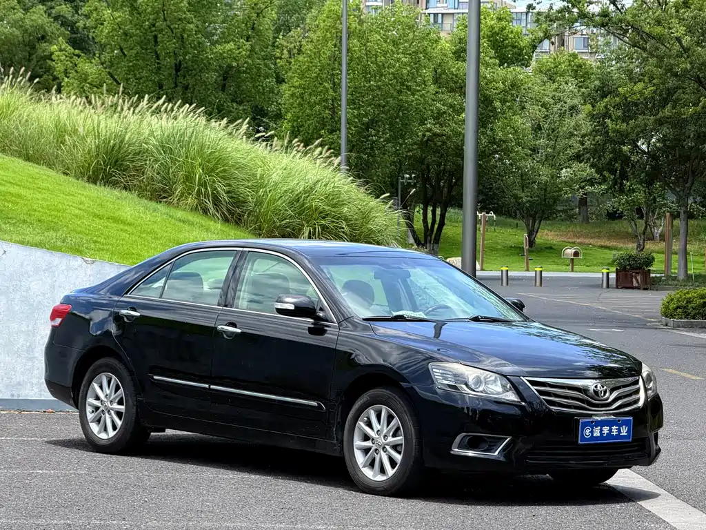 Toyota Camry 2014 — фото 3