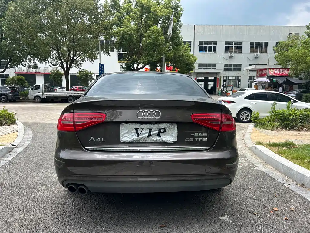 Audi A4L 2014