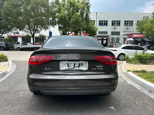 Audi A4L 2014