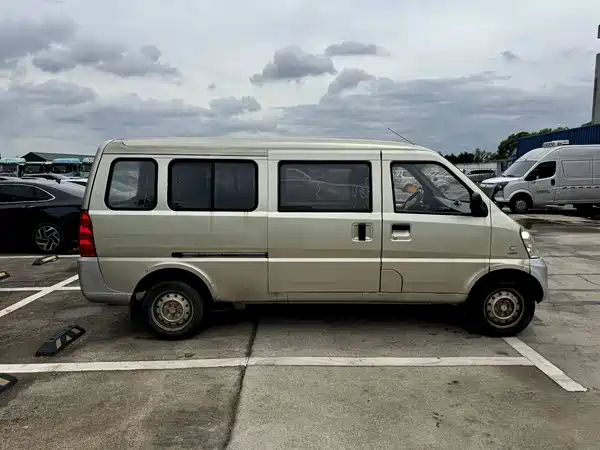 Wuling Rongguang 2012