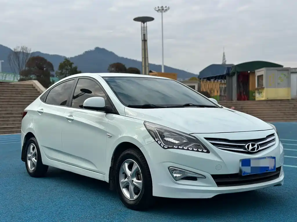 Hyundai Verna 2014 — фото 3