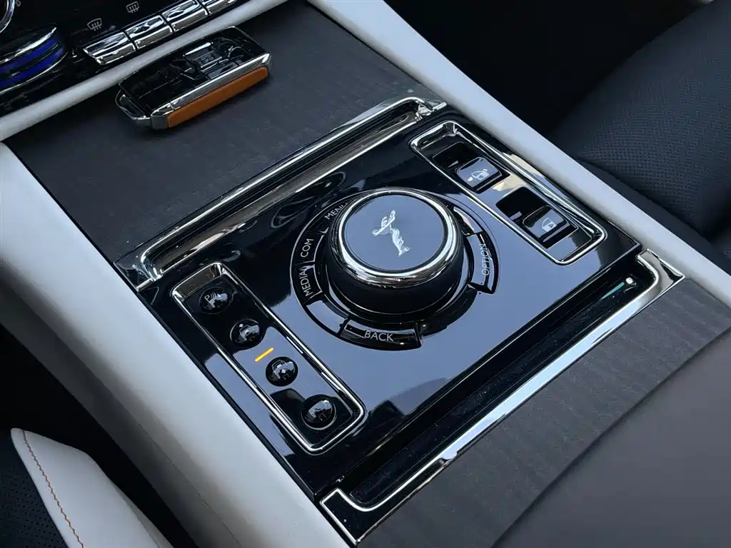 Rolls-Royce Ghost 2022 — фото 14