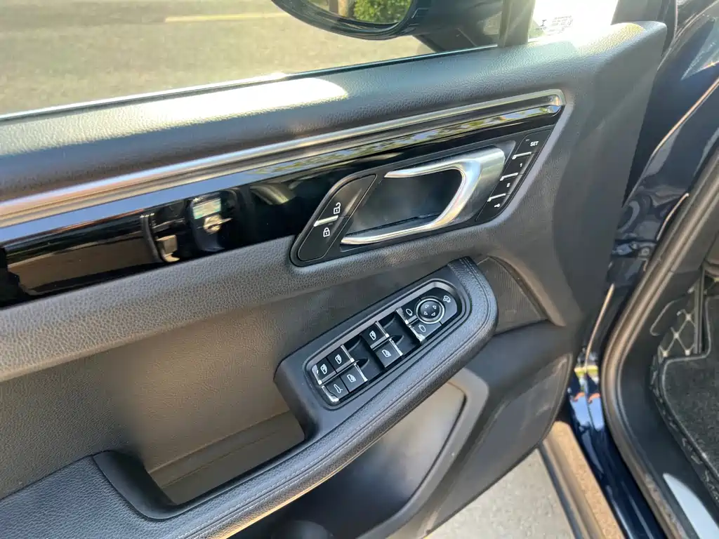 Porsche Macan 2020 — фото 10