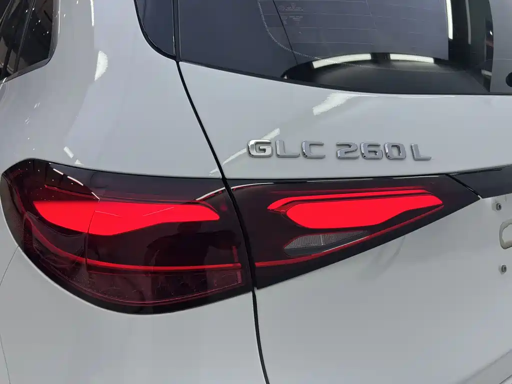 Mercedes-Benz GLC 2023