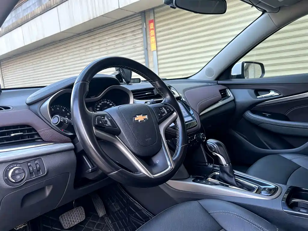 Chevrolet Malibu 2018 — фото 18