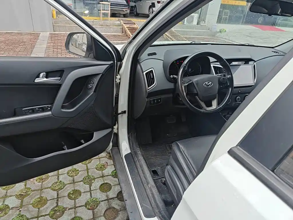 Hyundai ix25 2015 — фото 16