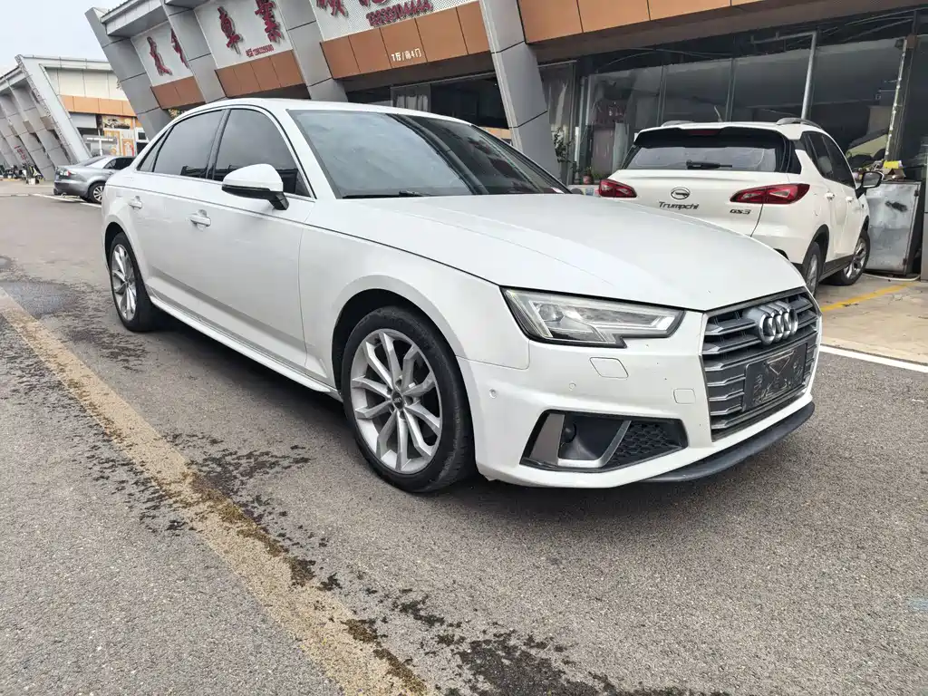 Audi A4L 2019