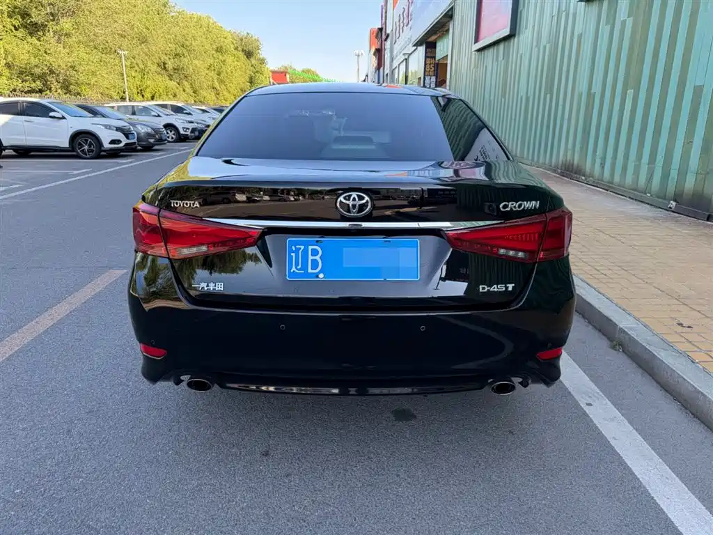 Toyota Crown 2018 — фото 10