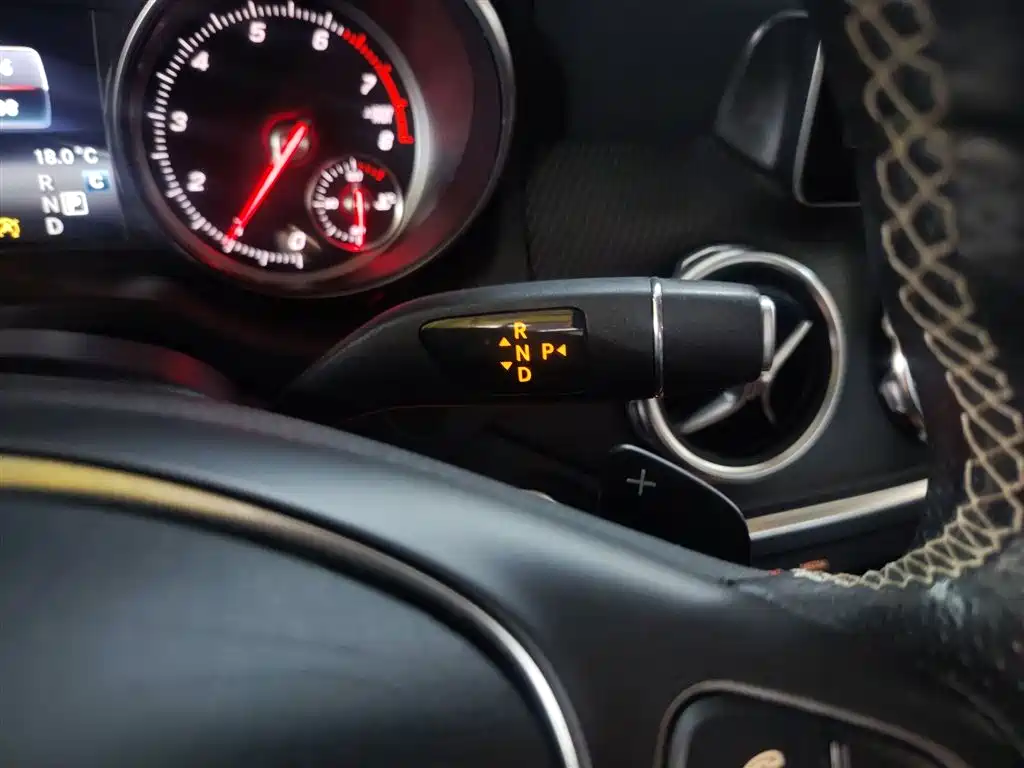 Mercedes-Benz GLA 2018 — фото 14