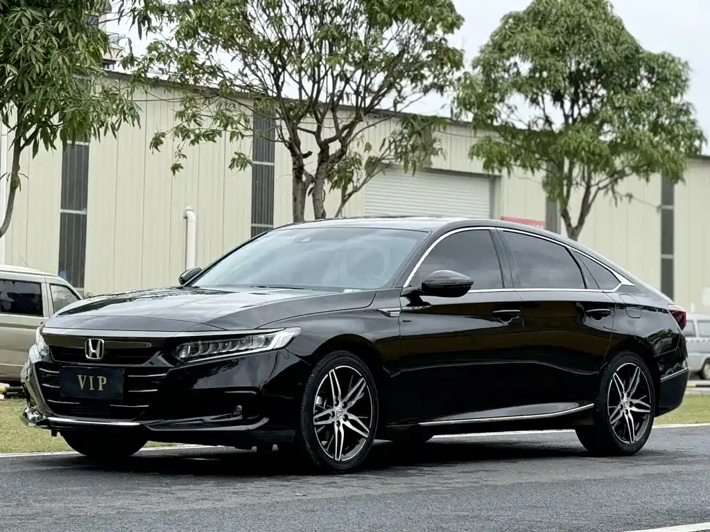Honda Accord 2023 — фото 1