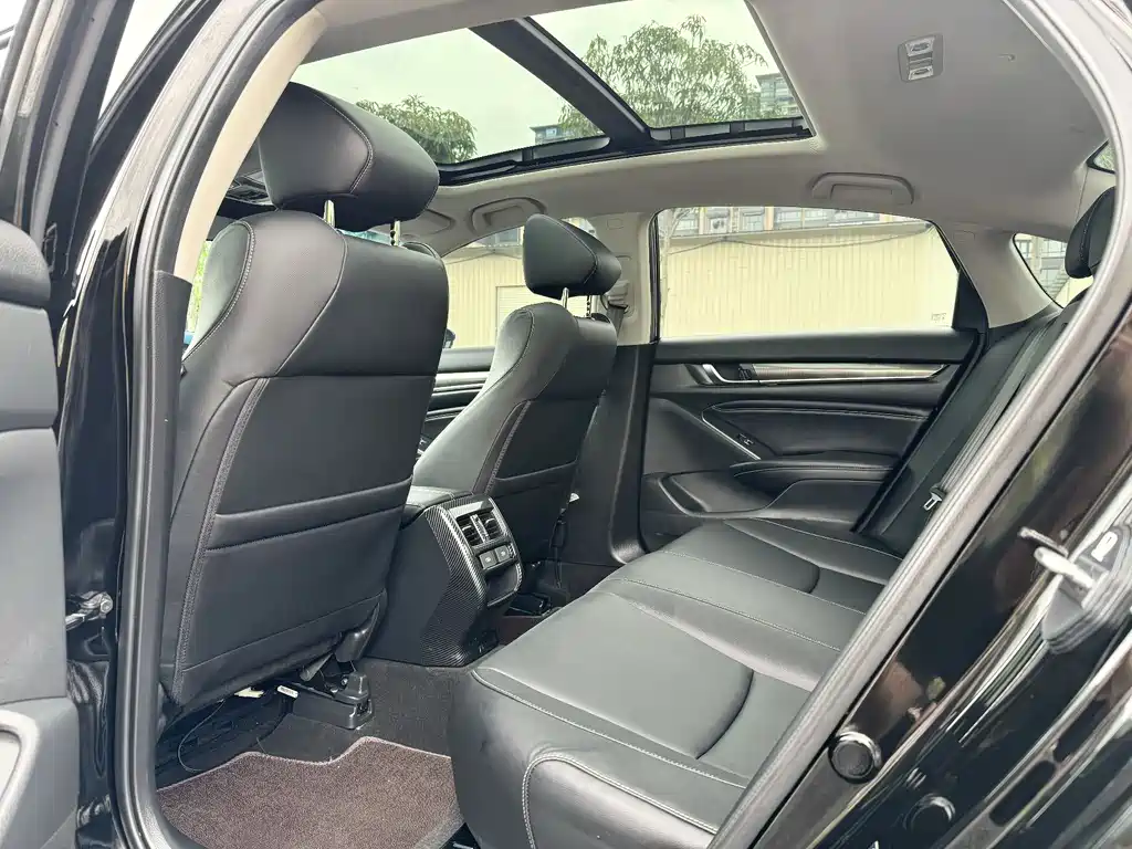 Honda Accord 2023 — фото 14