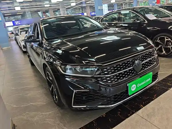 Volkswagen Passat 2023