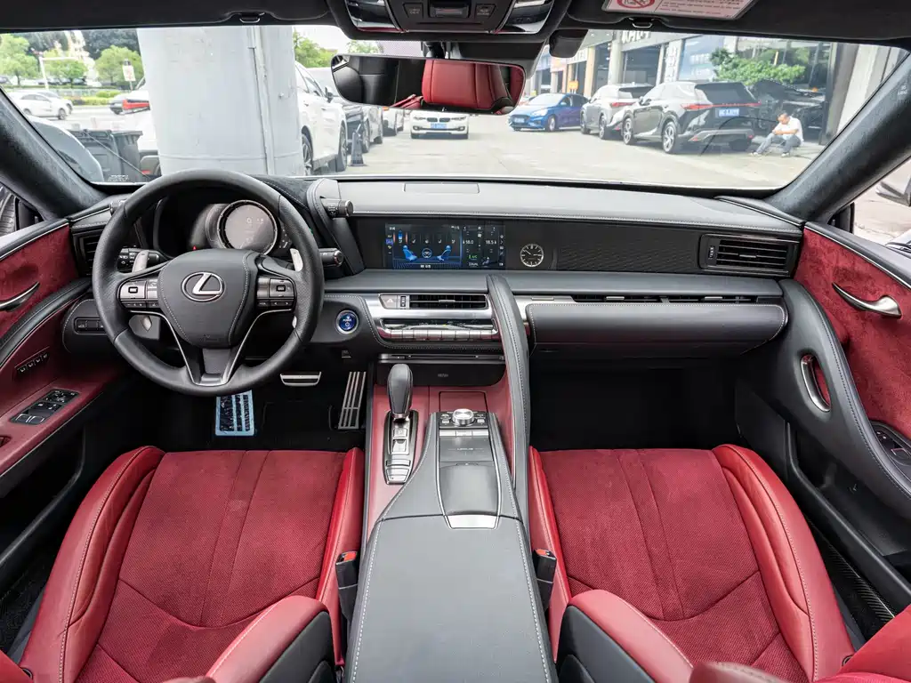 Lexus LC 2019 — фото 12