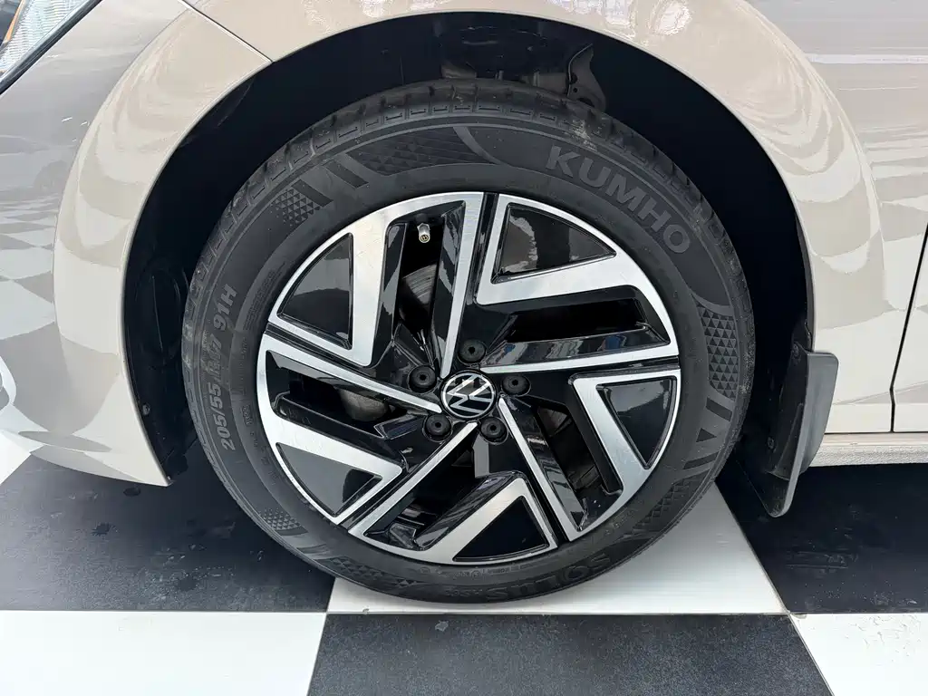Volkswagen Sagitar 2022