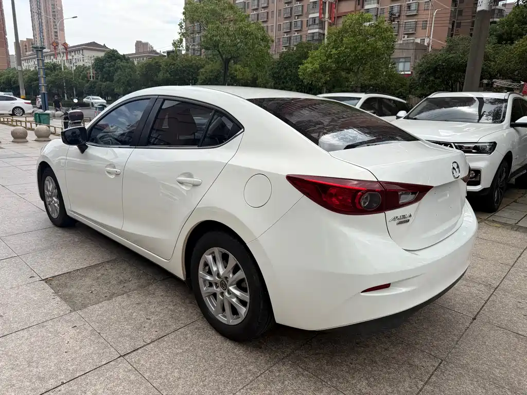 Mazda 3 Axela 2016 — фото 9