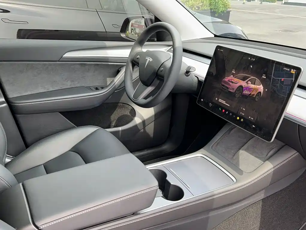 Tesla Model Y 2024 — фото 19