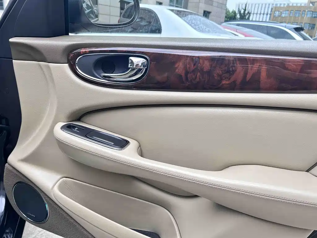 Jaguar XJ 2006 — фото 22