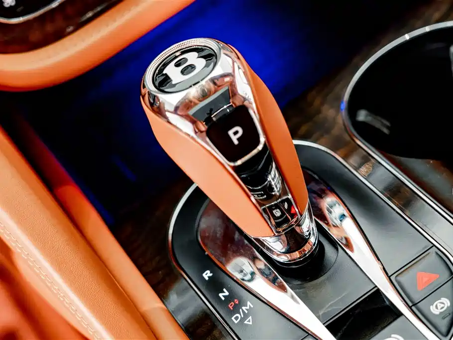 Bentley Bentayga 2020 — фото 19