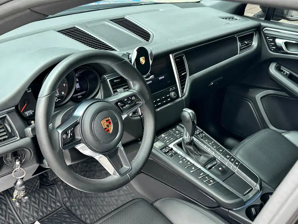 Porsche Macan 2019 — фото 9