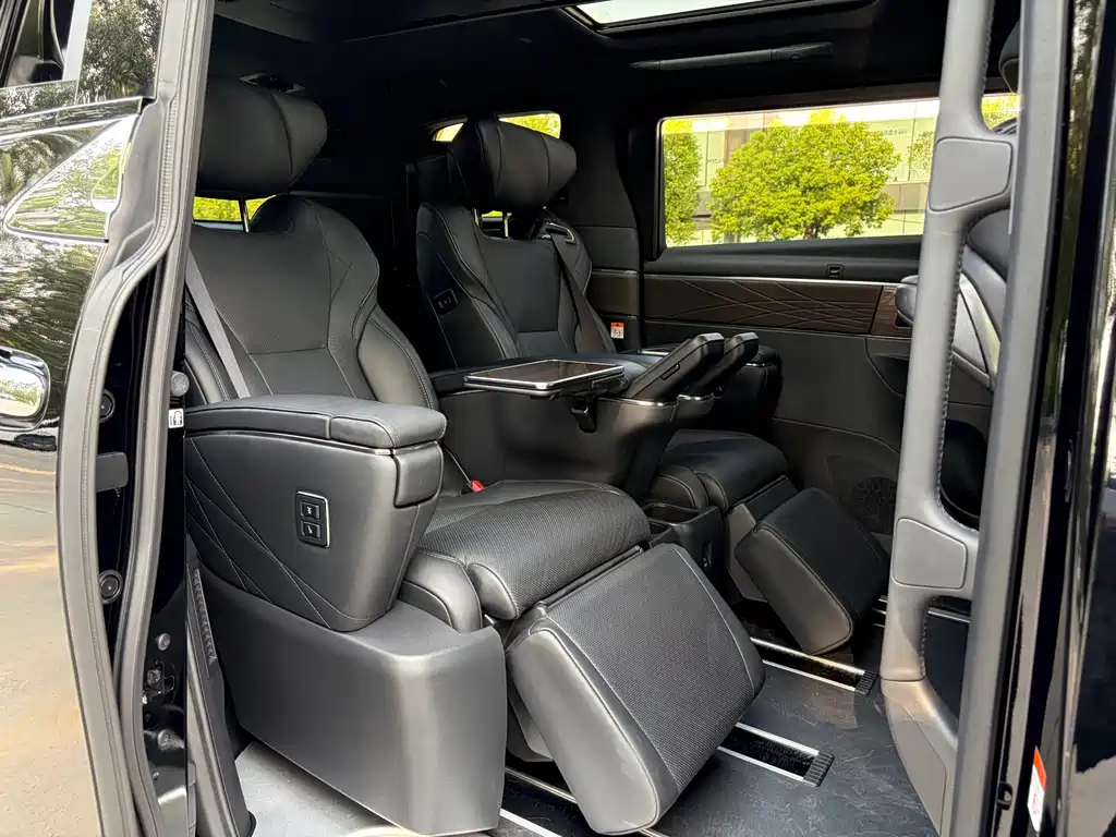 Toyota Vellfire 2025 — фото 16