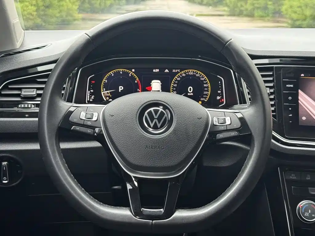 Volkswagen T-Roc 2022 — фото 8