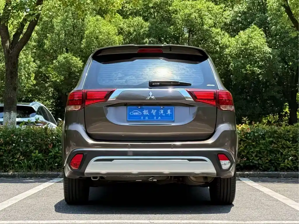 Mitsubishi Outlander 2019 — фото 6