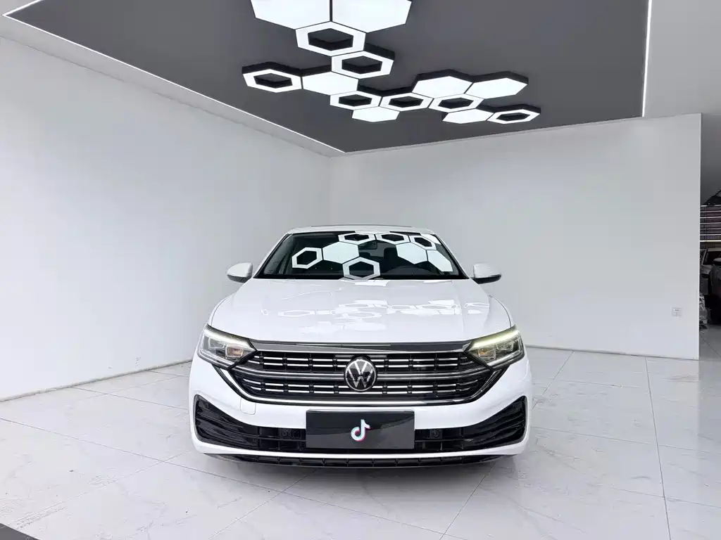 Volkswagen Sagitar 2023