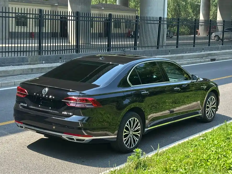 Volkswagen Phideon 2018 — фото 17