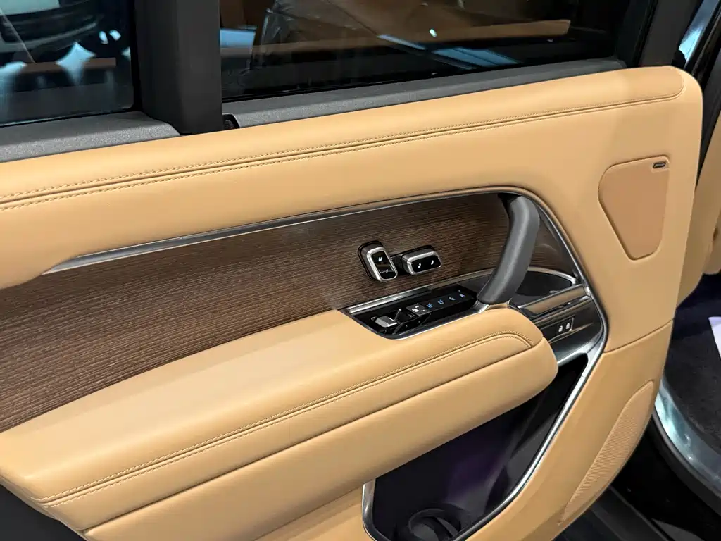Land Rover Range Rover 2024 — фото 14