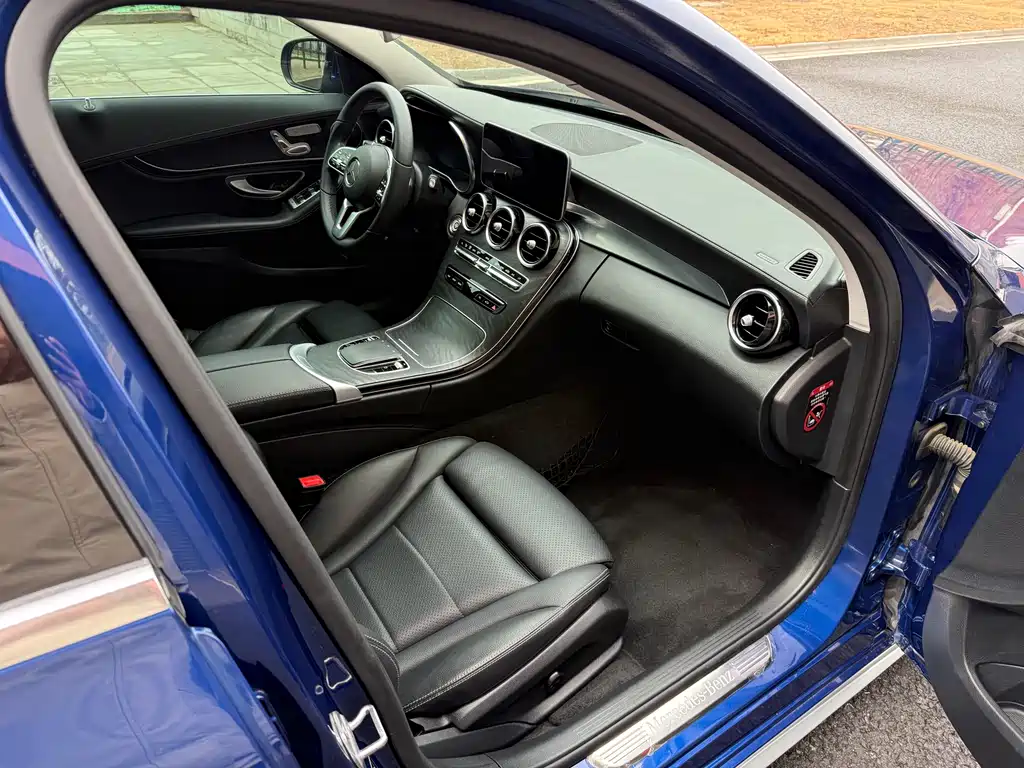 Mercedes-Benz C-Class 2019 — фото 7