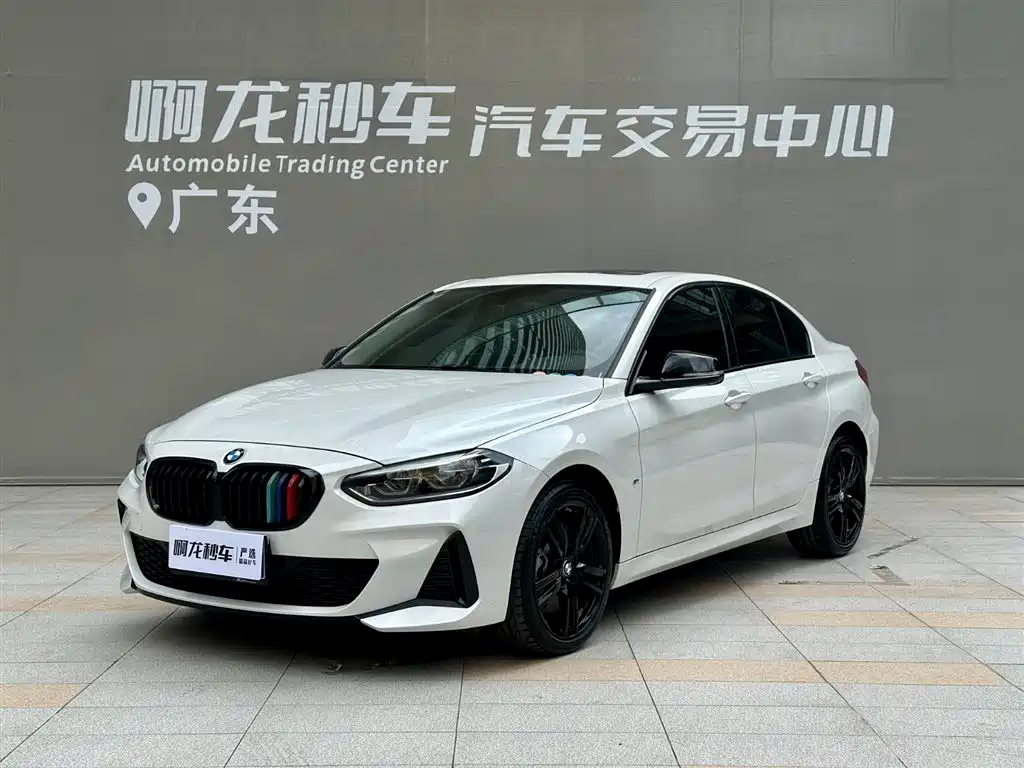 BMW 1 Series 2023 — фото 15