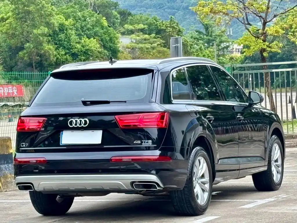 Audi Q7 2017 — фото 28