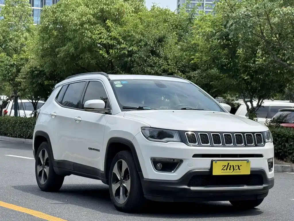 Jeep Compass 2017 — фото 3