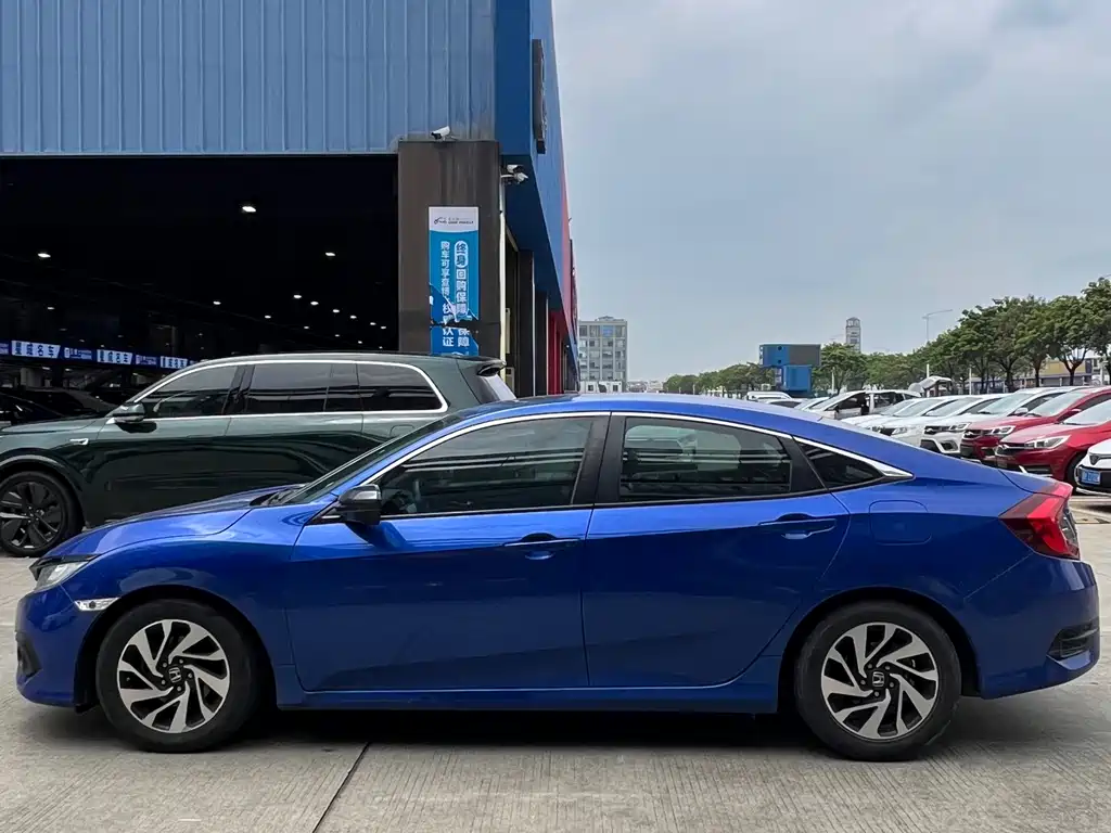 Honda Civic 2018 — фото 5