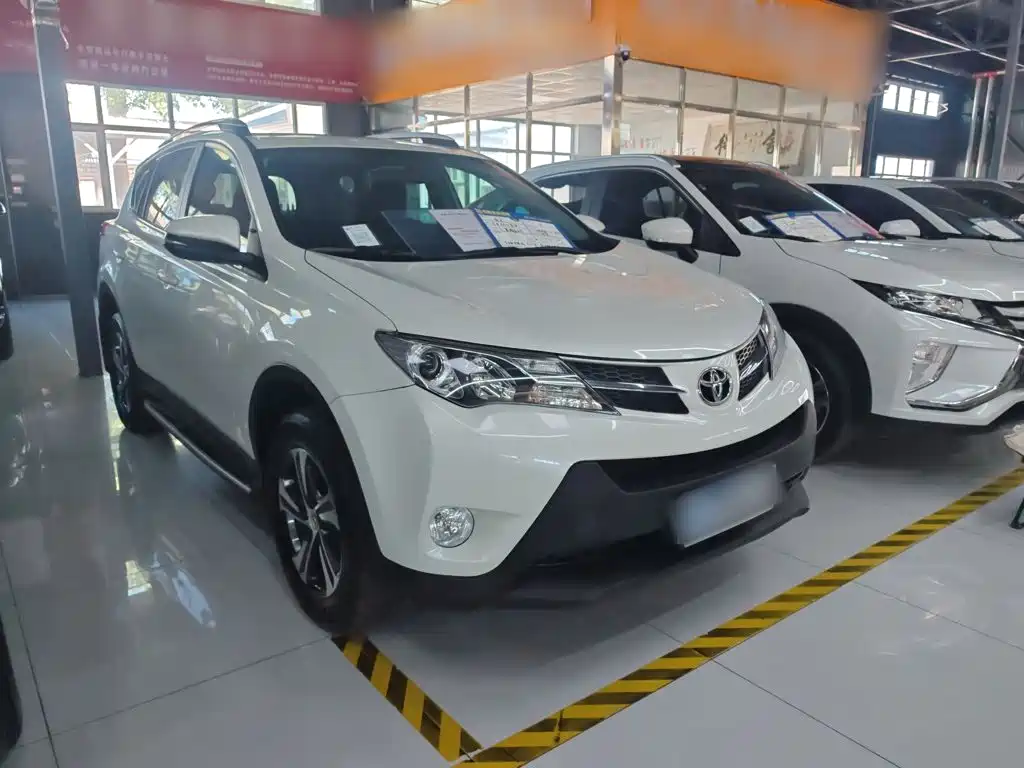 Toyota RAV4 2016 — фото 11