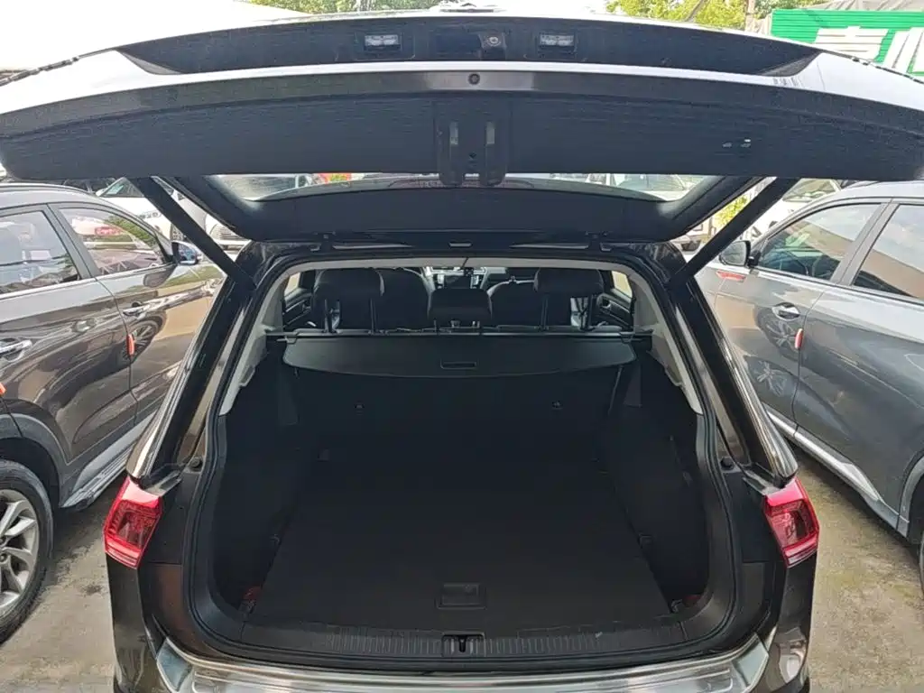 Volkswagen Tiguan L 2017 — фото 19