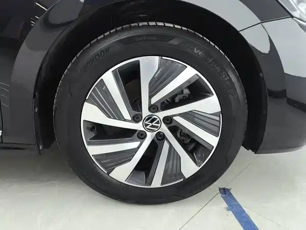 Volkswagen Passat Plug-In Hybrid 2023